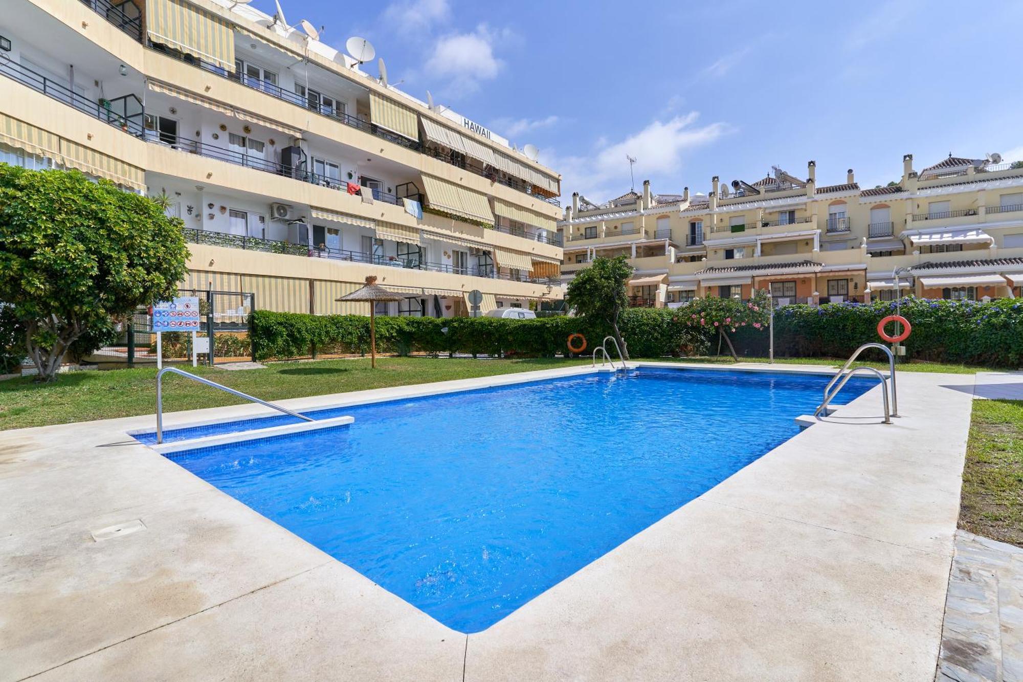 Hawaii 1St Floor Burriana, Nerja Apartment Exterior photo
