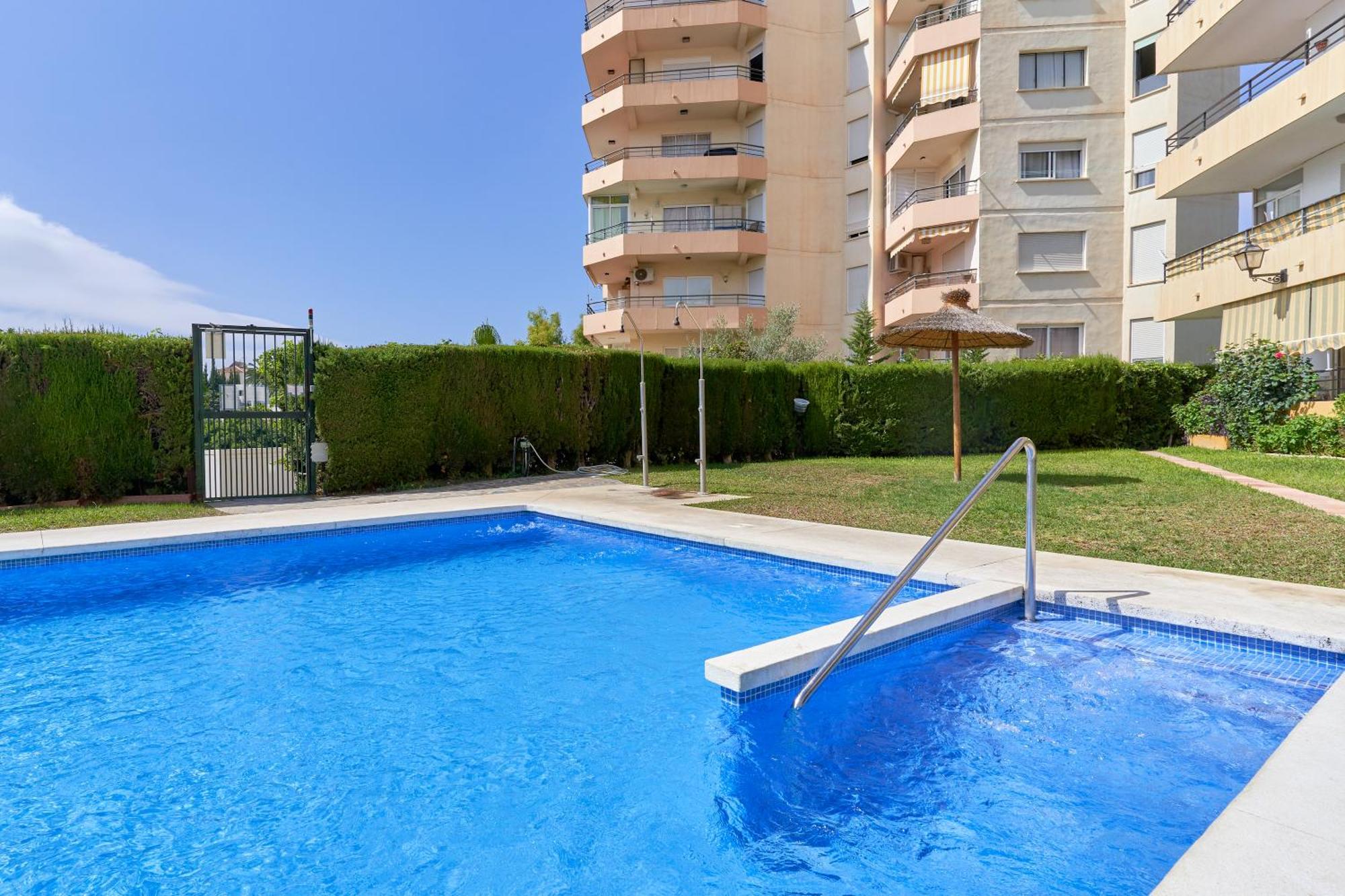 Hawaii 1St Floor Burriana, Nerja Apartment Exterior photo