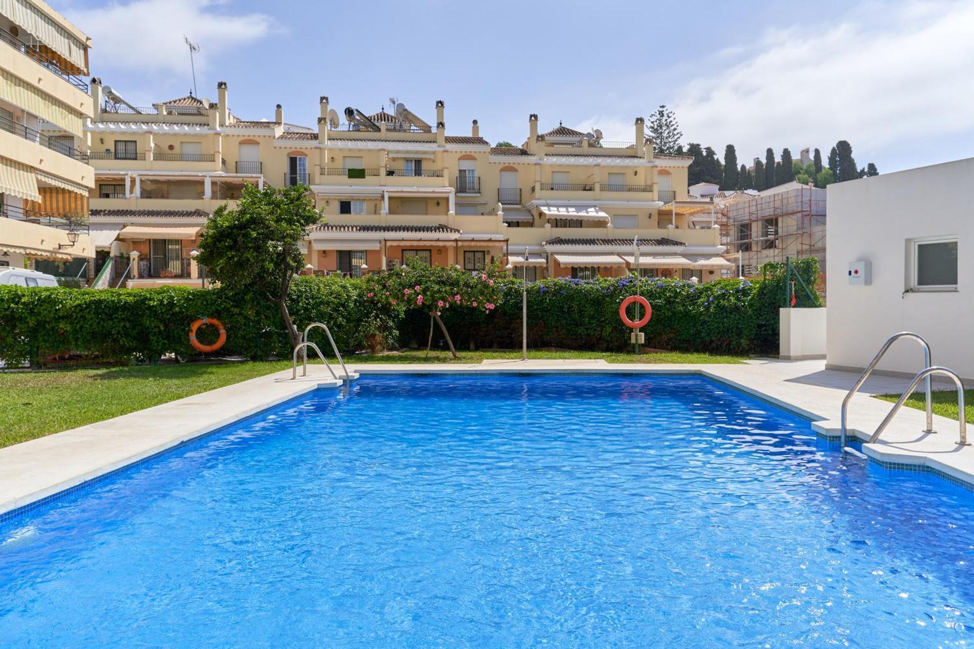 Hawaii 1St Floor Burriana, Nerja Apartment Exterior photo