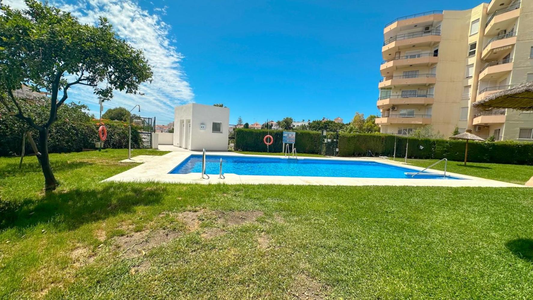 Hawaii 1St Floor Burriana, Nerja Apartment Exterior photo