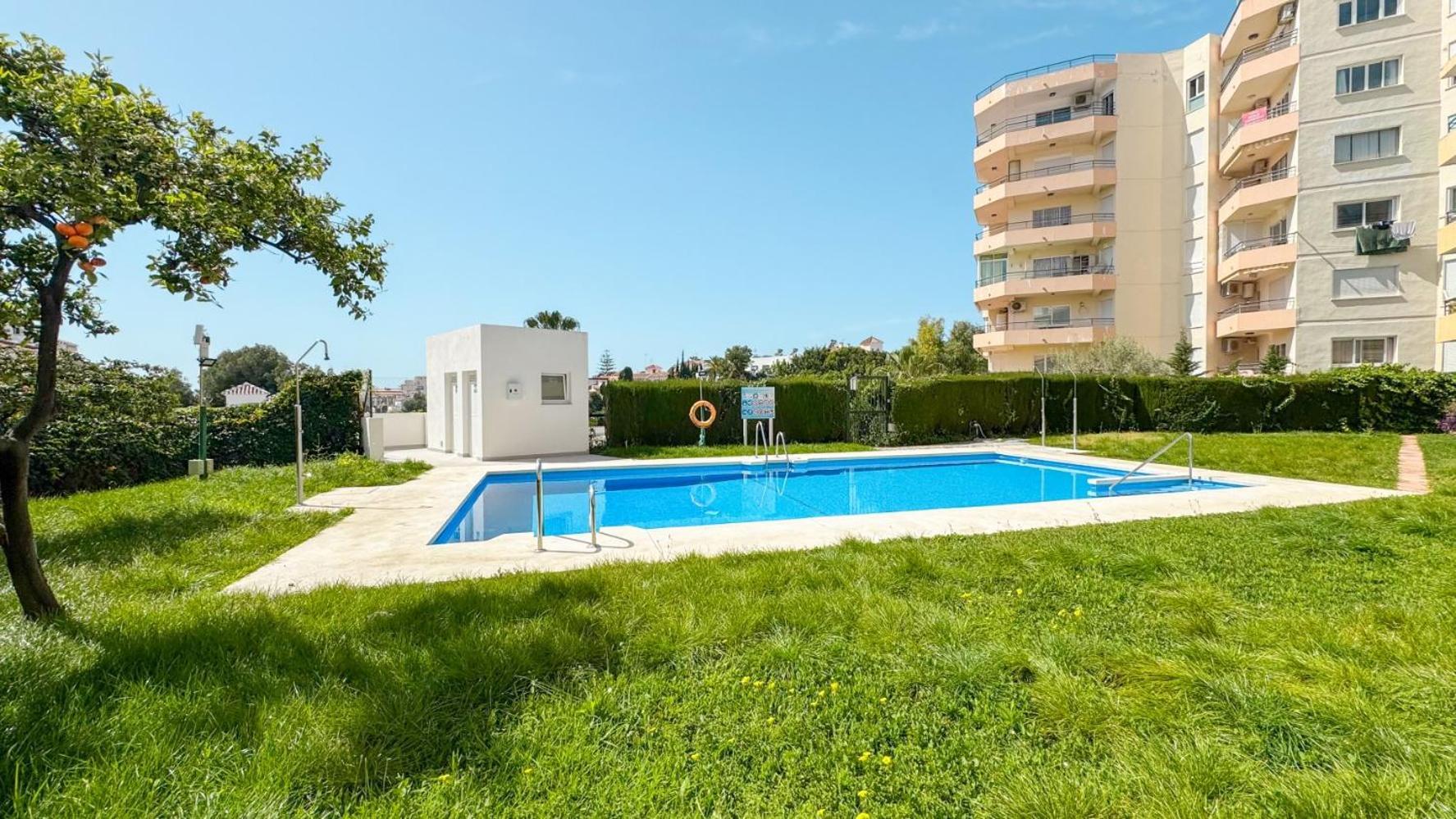 Hawaii 1St Floor Burriana, Nerja Apartment Exterior photo
