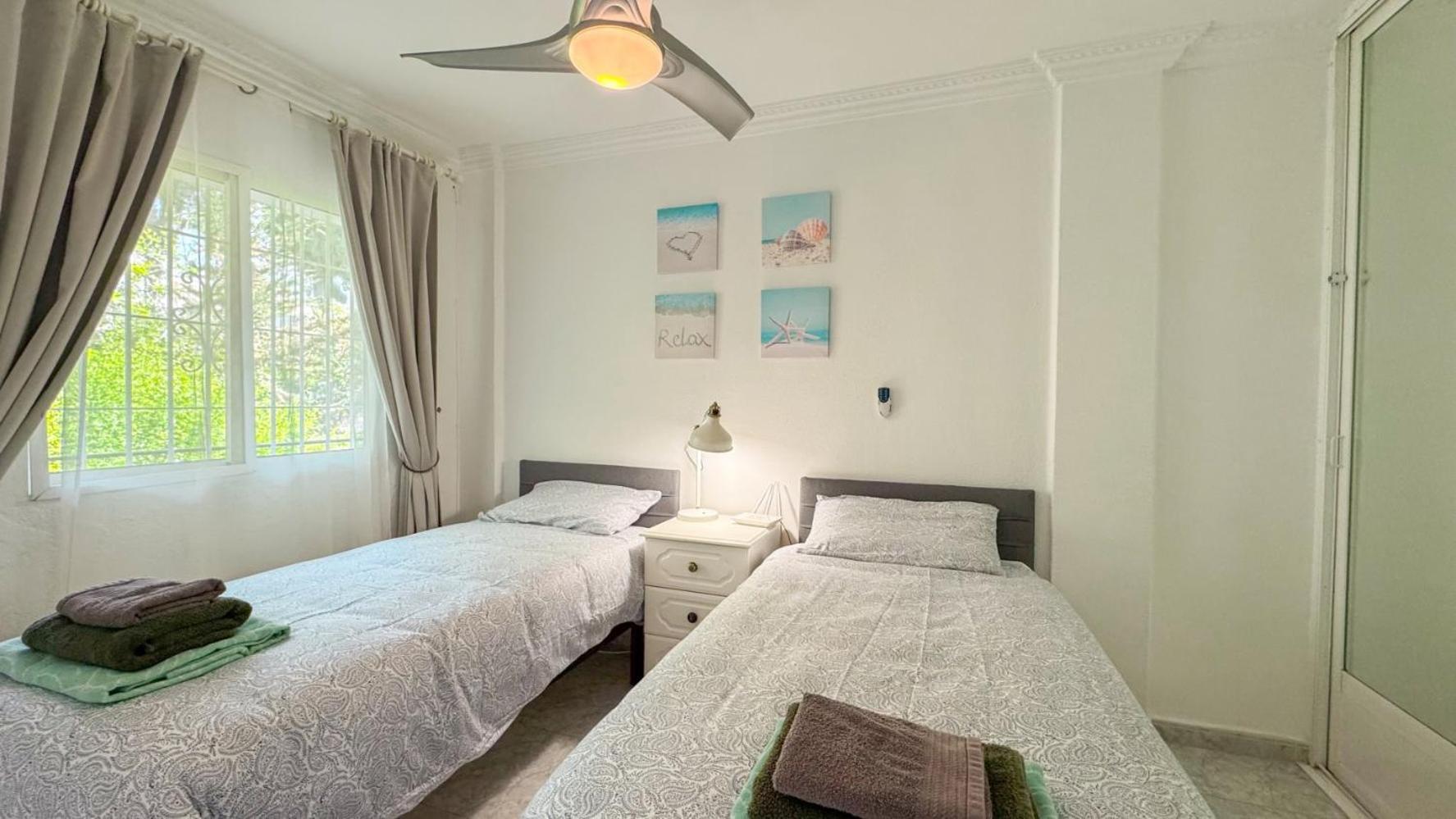 Hawaii 1St Floor Burriana, Nerja Apartment Exterior photo