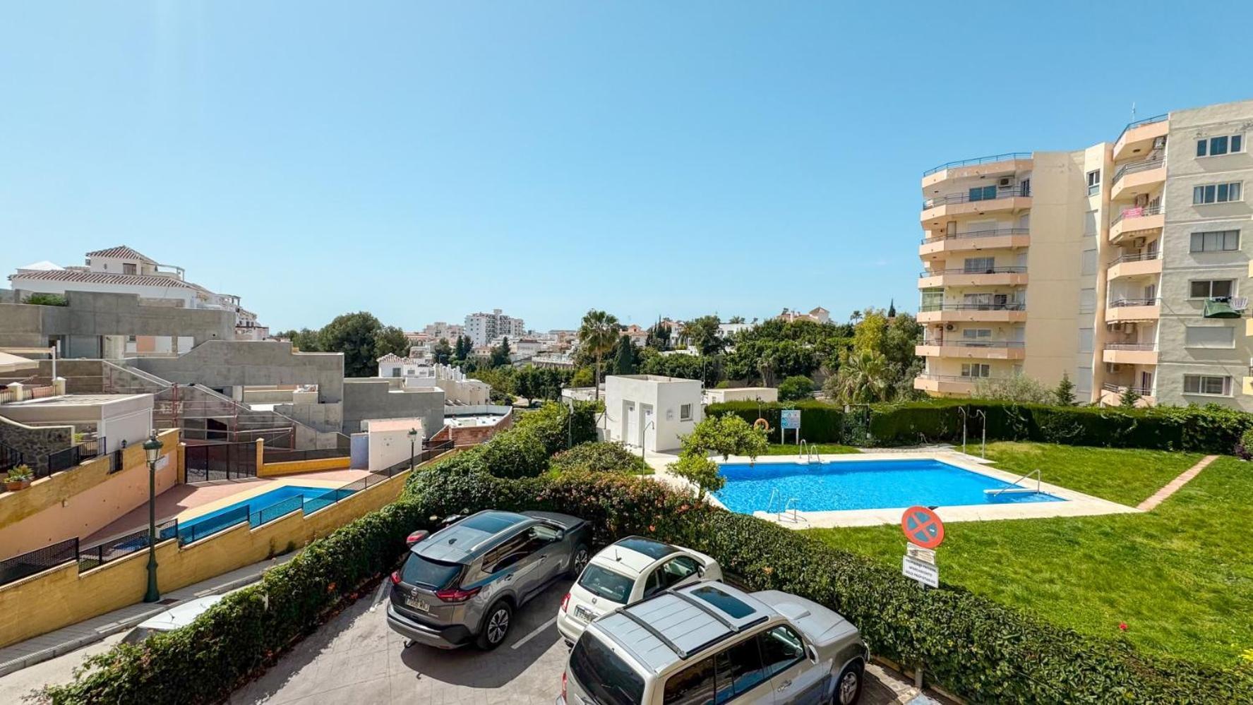 Hawaii 1St Floor Burriana, Nerja Apartment Exterior photo