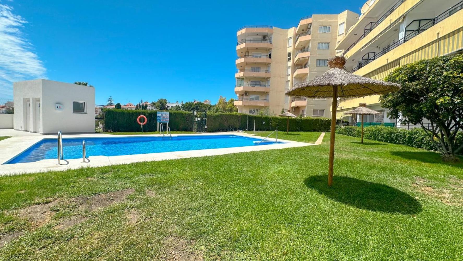 Hawaii 1St Floor Burriana, Nerja Apartment Exterior photo