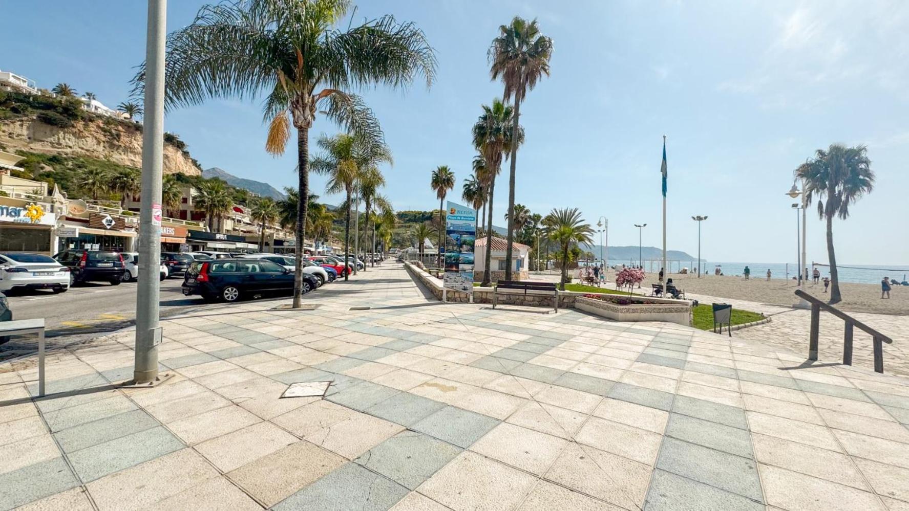 Hawaii 1St Floor Burriana, Nerja Apartment Exterior photo